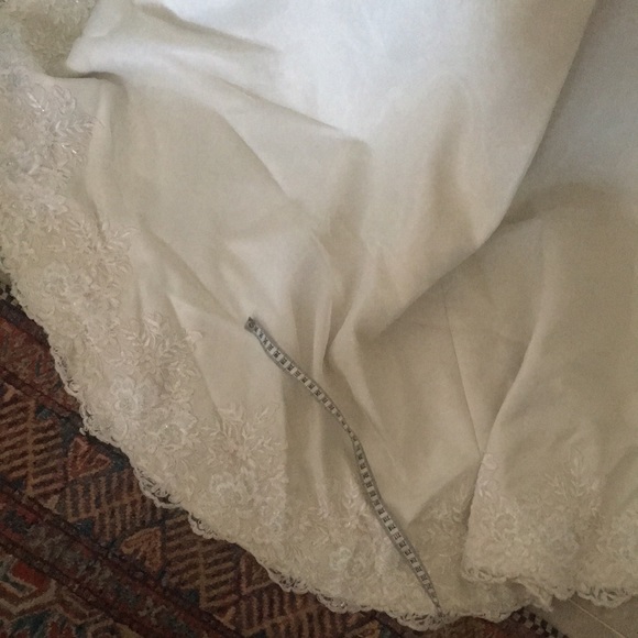 Anjoloque wedding dress beast 30, waist 32 , hip 40 - Picture 8 of 9